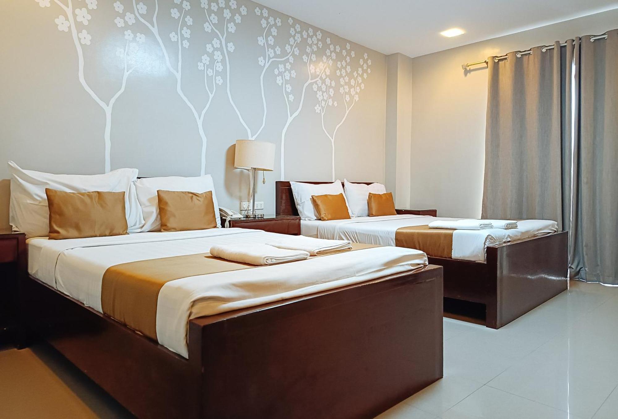 Hotel Juliana By Reddoorz Tuguegarao Esterno foto